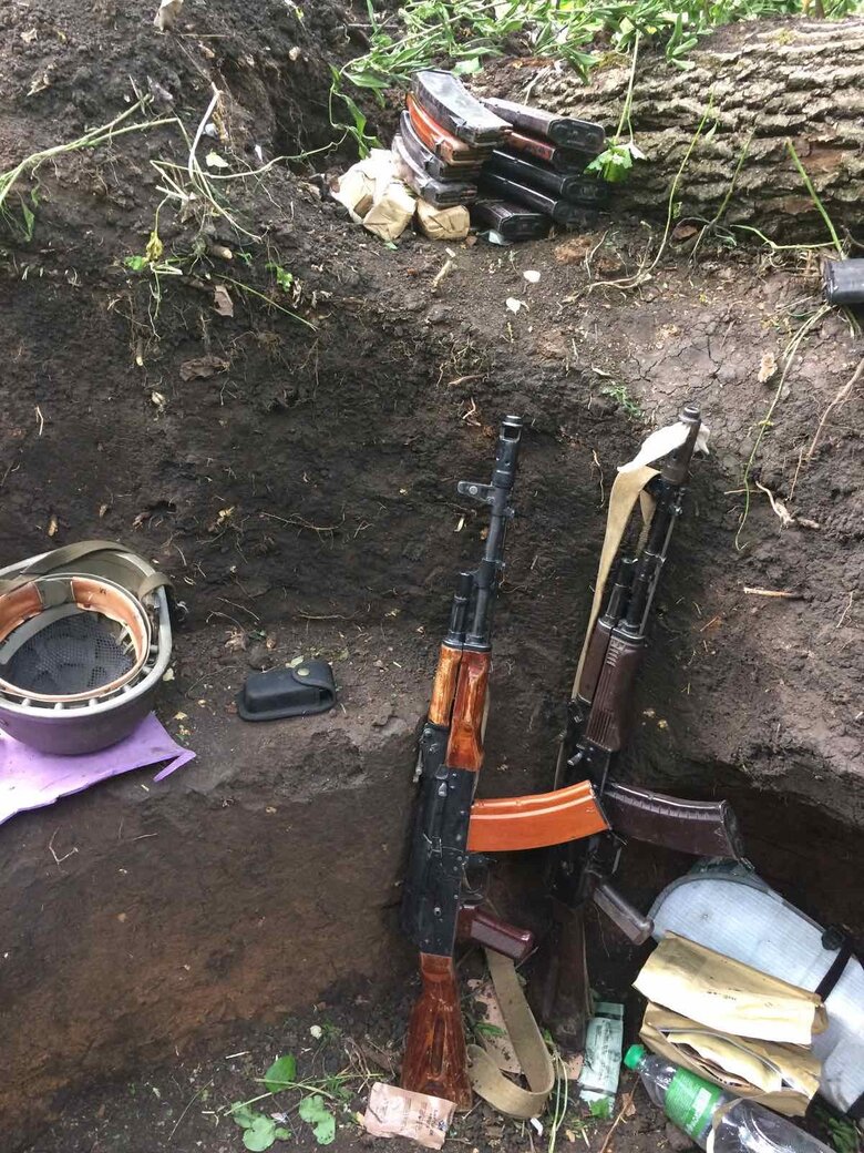 Бойовий медик Олександр Волков – про реалії війни: Знявши з ноги командира берці, побачив, що фаланги пальців повністю перебиті. Але він тримався достойно… 05 Бойовий медик Олександр Волков – про реалії війни: Знявши з ноги командира берці, побачив, що фаланги пальців повністю перебиті. Але він тримався достойно… 05