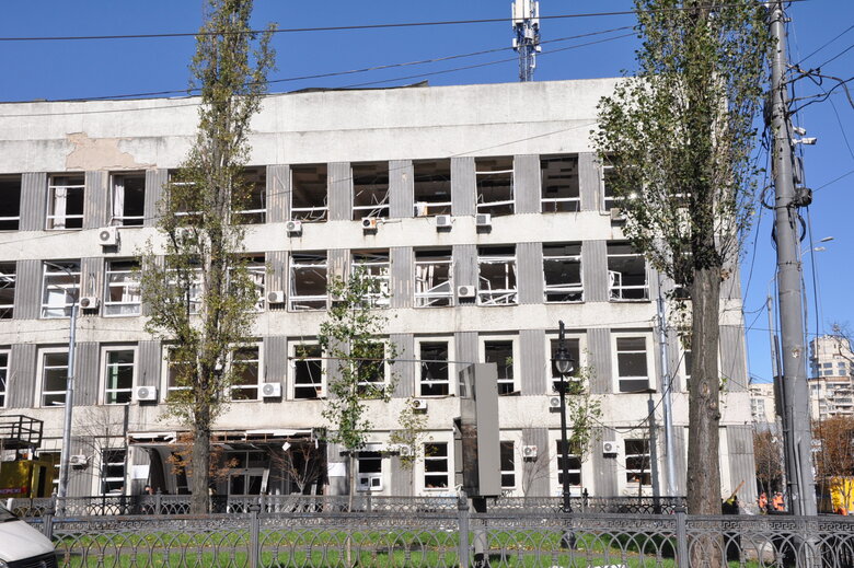 Consequences of Russian missile strikes on Kyiv 10