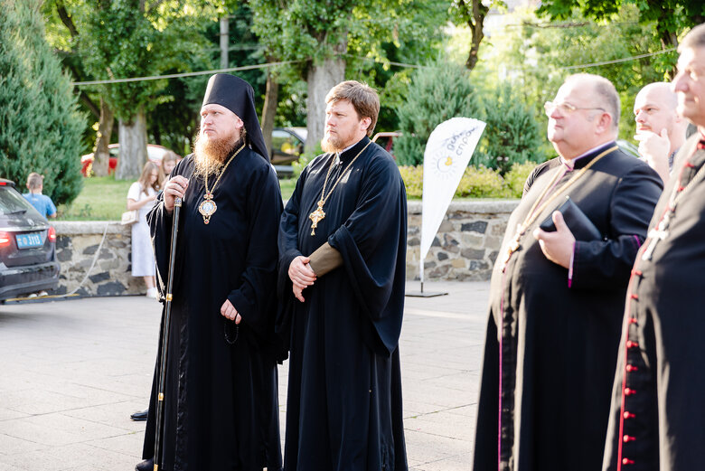 В День батька у Луцьку відбувся благодійний фестиваль ТАТО Fest: Для дітей загиблих у боях проти окупантів захисників зібрали понад 325 тис. грн 04