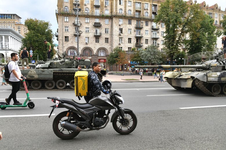 Трофейную российскую технику выставили на Хрещатике 10