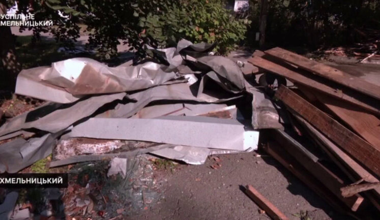 Shahed’s attack on Khmelnytskyi: roof of multi-storey building destroyed. VIDEO