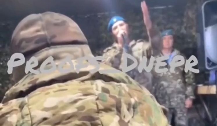 У бліндаж з окупантами під час концерту прилетів український боєприпас. ВIДЕО