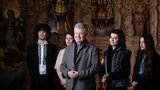 "Рівно два роки тому ми отримали Томос. Різдво - свято надії, оповите сімейним теплом", - Порошенко привітав українців із Різдвом за юліанським календарем