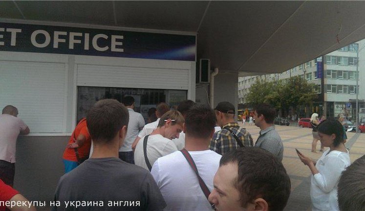 Криминальная схема на НСК "Олимпийский": куда исчезают билеты из касс. ФОТОрепортаж