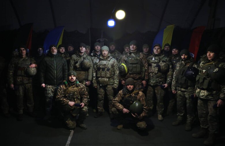 Сирський на Донеччині нагородив українських піхотинців і десантників