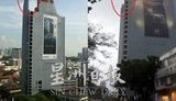 На оживленную дорогу рухнул 48-метровый кусок небоскреба: на месте падения образовался кратер, есть жертвы. ВИДЕО