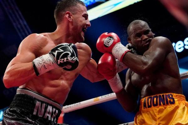 Гвоздик нокаутировал канадца Стивенсона, став чемпионом мира по версии WBC 01