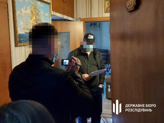 В Бердянске прокурор попался на взятке 4 тыс. долл. за смягчение обвинения, - ГБР 04