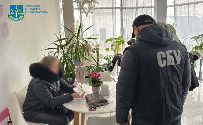 На Сумщине женщина организовала вывоз мужчин за границу