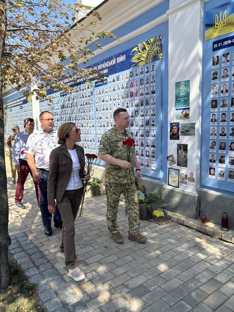 До Києва приїхала делегація митної та прикордонної служб США