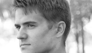 Із загиблим на Донбасі воїном 72-ї ОМБр Владиславом Морозом попрощалися на Черкащині. ВIДЕО