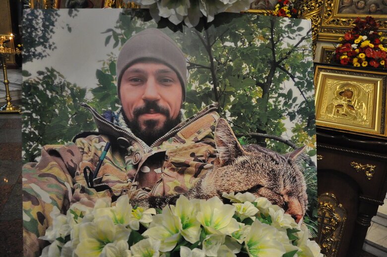 Зі столичним екскурсоводом та воїном Сергієм Мироновим, який загинув у бою з окупантами, попрощалися у Києві 11