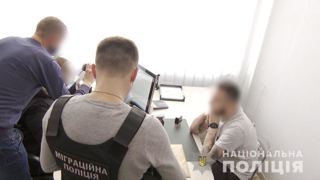 Выявлена преступная группа, изготавливавшая поддельные документы об образовании для трудоустройства за рубежом. За 2 года мошенники заработали свыше 26 млн грн, - Нацполиция 01