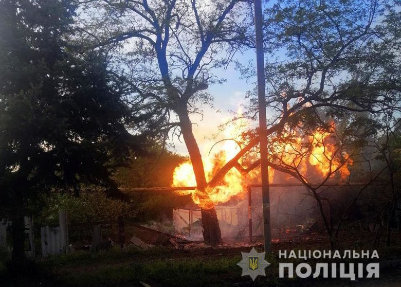 Пряме попадання в будинок та осколкові поранення. За добу росіяни вбили 4 мирних жителів Донеччини 02