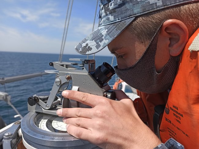 Прикордонники зафіксували кораблі ЧФ РФ у районі українських газових родовищ у Чорному морі, - Держприкордонслужба 04