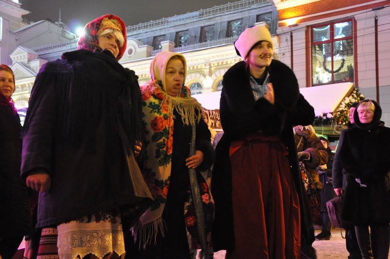 На Контрактовій площі в Києві відсвяткували Щедрий вечір з Козою і Маланкою 14