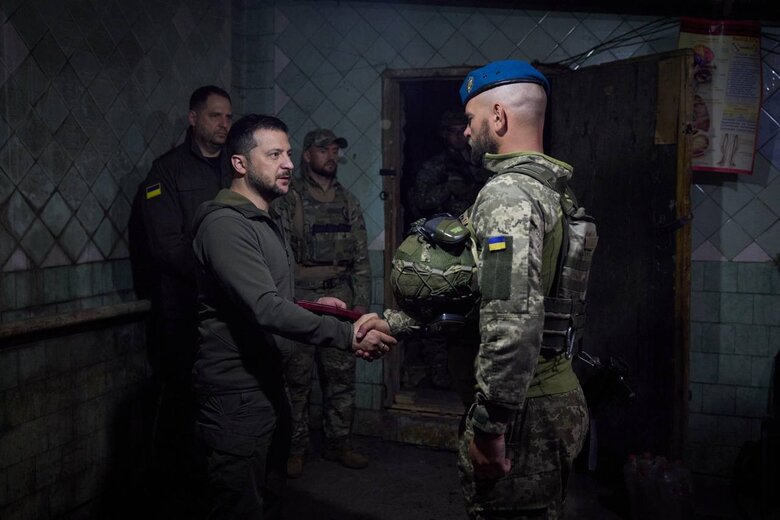 Zelensky arrived at front and congratulated soldiers on Day of Marine Corps of Navy of Armed Forces of Ukraine 03