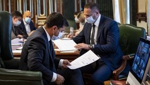 Зеленський просить пришвидшити виплати компенсацій родинам загиблих унаслідок авіакатастрофи Ан-26