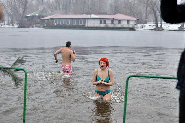 крещение в купание проруби