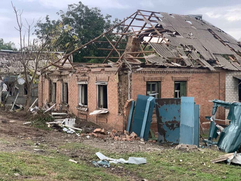 Обстрел россиянами Славянска. Разрушены частные дома и завод 02