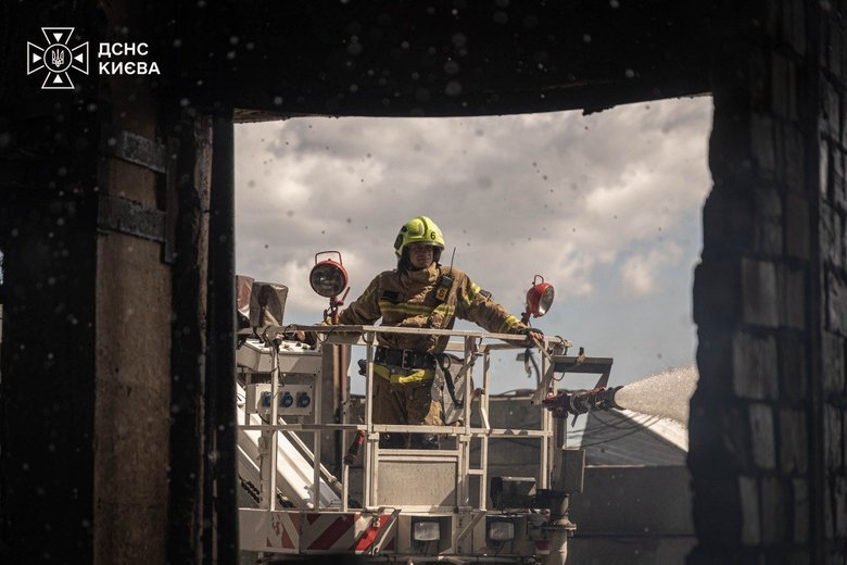 The State Emergency Service has completed the clean-up following the Russian Federation’s night-time attack on Kyiv