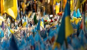 Зеленський ушанував пам’ять полеглих воїнів: Ми не забуваємо, завдяки кому Україна зберігається
