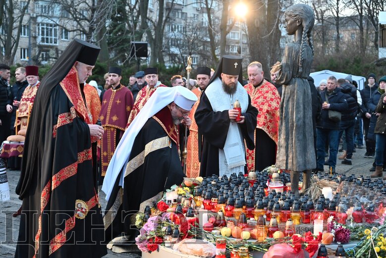 В Киеве почтили память жертв Голодомора 36