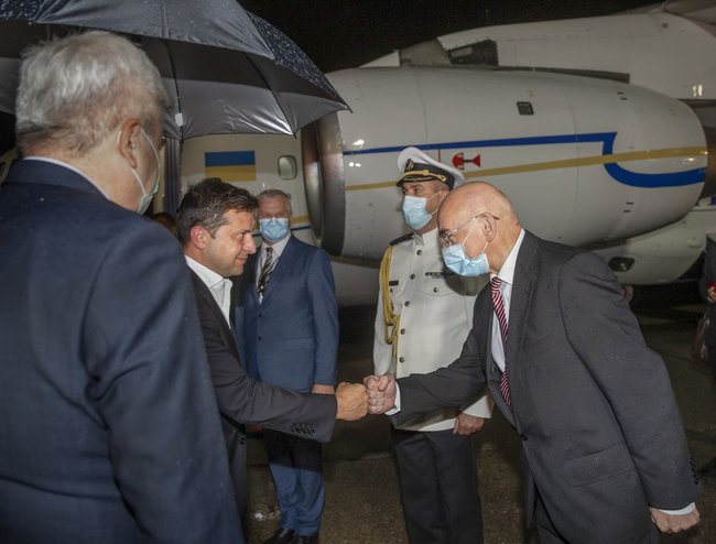 President Zelenskyi starts his visit to Slovakia 01