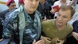 Возле дворца &amp;quot;Украина&amp;quot; &amp;quot;Беркут&amp;quot; взял в плотное кольцо оппозионеров. Вырваться еще никому не удалось. ФОТОрепортаж.
