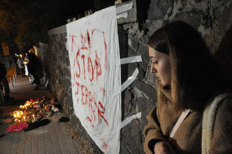 Russia+Iran new axis of evil: у Києві пікетували посольство Ірану через постачання зброї Росії 38