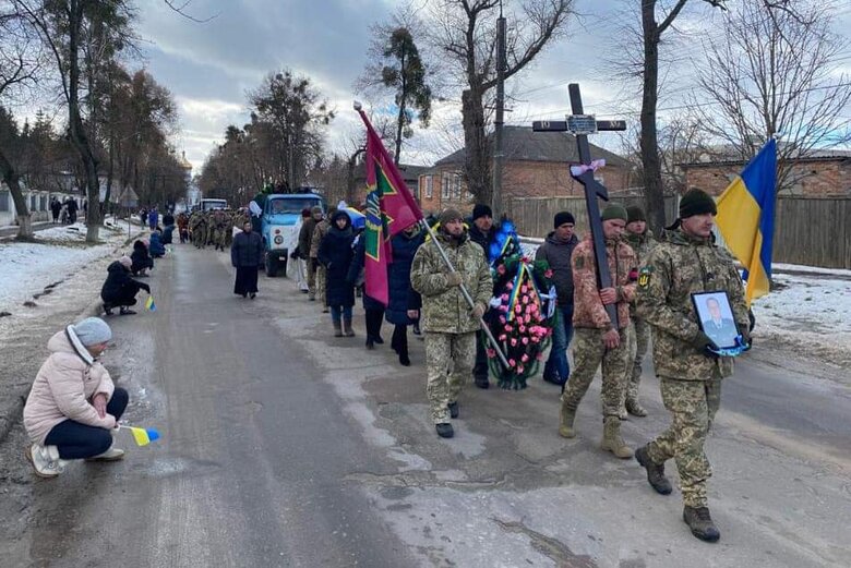 Із полеглим прикордонником Олександром Авраменком попрощалися на Сумщині 02