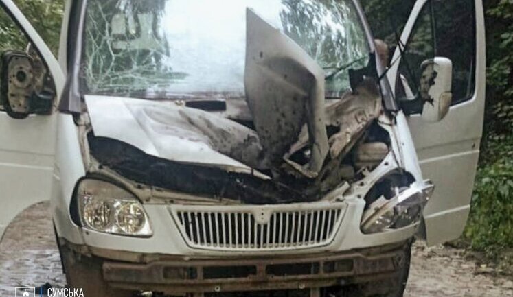 Enemy attacked civilian vehicles on border of Sumy region: struck milk truck and passenger car. PHOTO