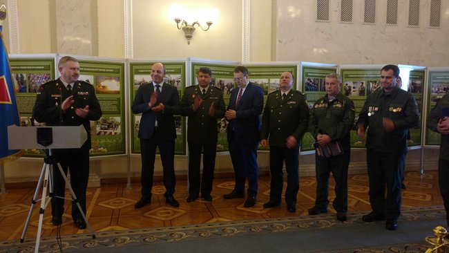 Парубий наградил бойцов Нацгвардии 02