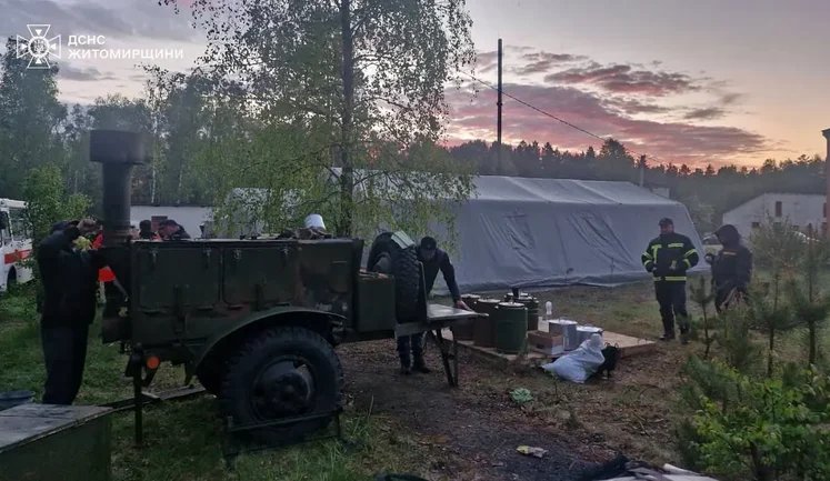 На Житомирщині ліквідували масштабну пожежу в Поліському заповіднику, з якою боролися 12 днів. ФОТОрепортаж