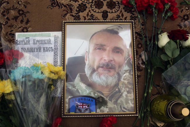 Із загиблим на Донбасі воїном 128-ї ОГШБр Давідом Шартавою попрощалися в Києві 02