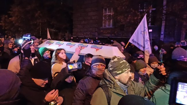Похорон правосуддя: у Києві відбулася акція до річниці справи Шеремета 07