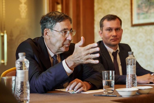 Українська Асоціація платіжних систем провела робочу зустріч з директором Євразійського центру Atlantic Council Джоном Гербстом 02