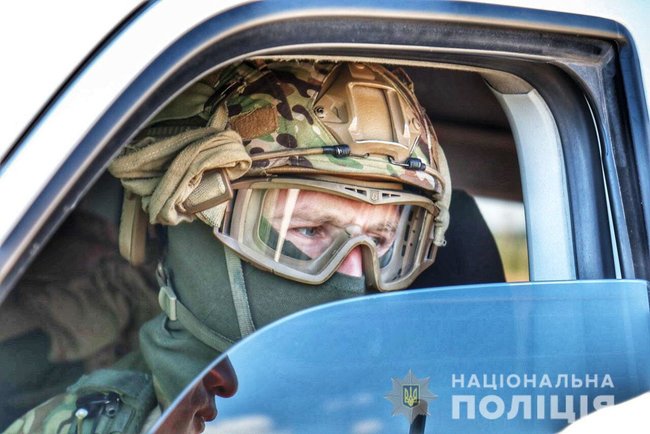 Спецподразделение КОРД Донецкой области провело учения по задержанию преступников, передвигающихся на автомобиле 07