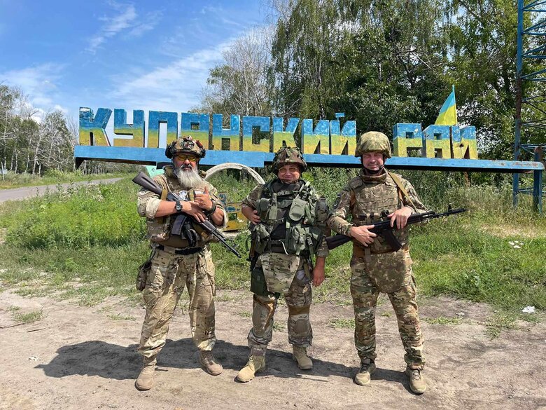 Від фронту до шпиталю. Хто такі Діти Айболіта і як вони рятують українських бійців 05