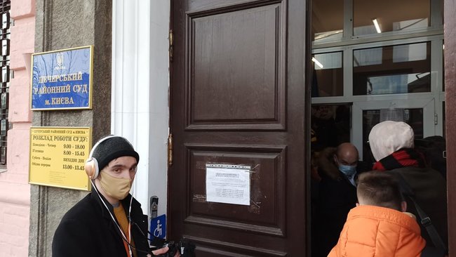 Філімонов, який протестував під ОП: я не бачу проблеми в розбитому вікні, це не привід закривати людину на домашній арешт 02