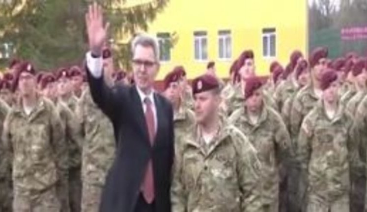 "Это было трудное время. Трудно будет долго, но мы вас поддержим", - посольство США в Украине подвело итоги 2015 года. ВИДЕО