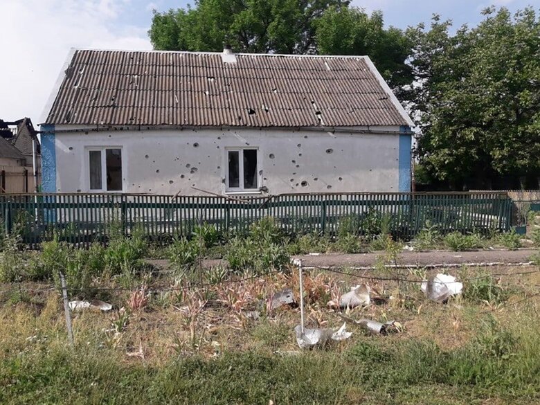Occupiers fired at Hulyaipole in Zaporizhia, destroying about 10 houses 02