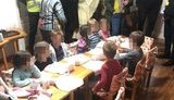 Поліція в Києві припинила роботу нелегального "дитсадка", де в антисанітарії утримували 11 дітей. ФОТОрепортаж