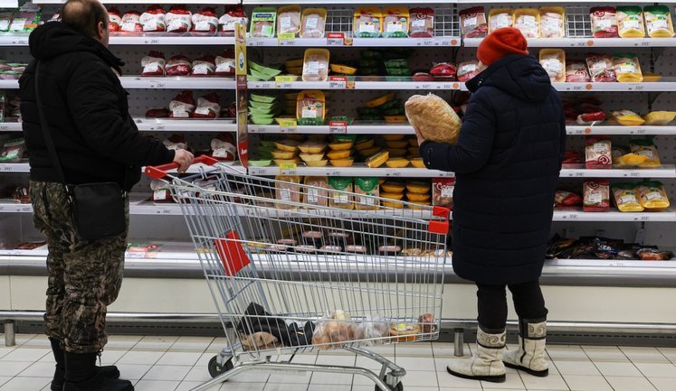 Майже третина росіян почали скаржитися на нестачу коштів на їжу