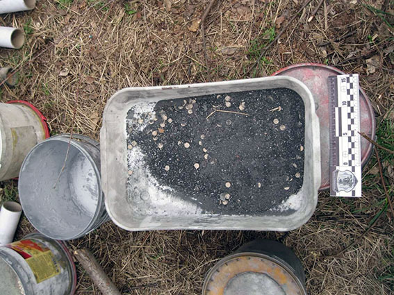 Самодельная взрывчатка обнаружена в заброшенном доме в Харькове 04 Самодельная взрывчатка обнаружена в заброшенном доме в Харькове 04