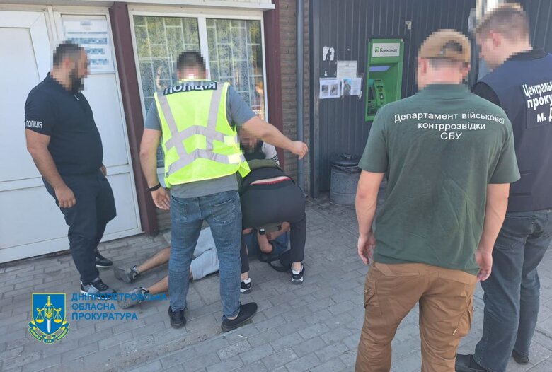 Затримано чоловіка, який вимагав неіснуючий борг у військового на Дніпропетровщині