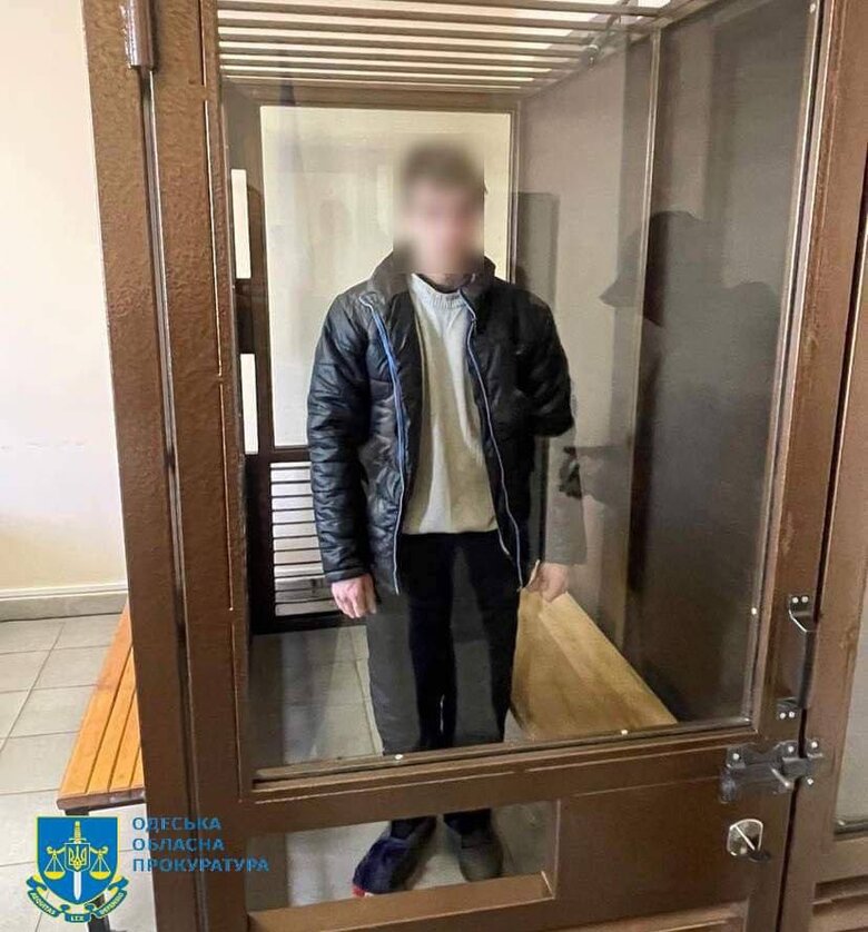 До 15 років за ґратами засуджено співробітника судноремонтного заводу, який передавав ворогу дані про енергооб’єкти та морпорт Ізмаїла, - Офіс Генпрокурора 01