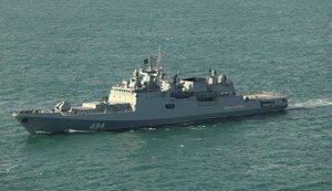 Фрегат РФ "Адмирал Григорович" открыл предупредительный огонь по гражданской яхте Британии в Ла-Манше: Москва оправдалась