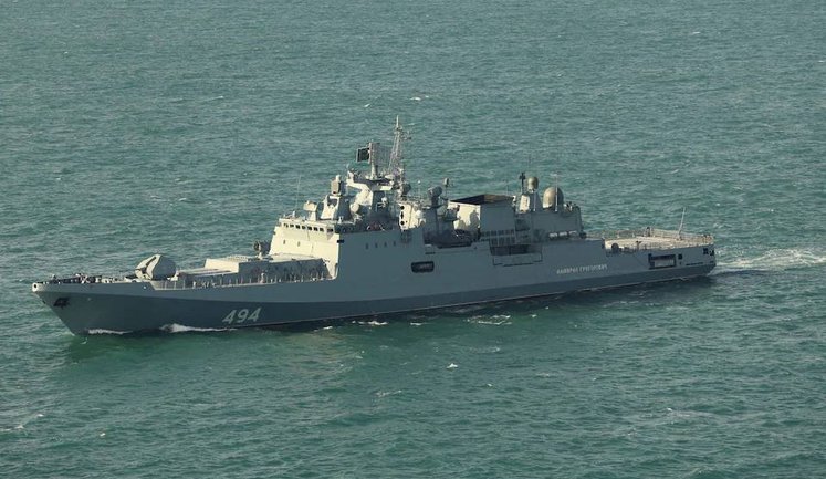 Фрегат РФ "Адмирал Григорович" открыл предупредительный огонь по гражданской яхте Британии в Ла-Манше: Москва оправдалась