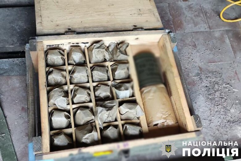 Поліцейські Києва перекрили канал збуту зброї й вибухівки